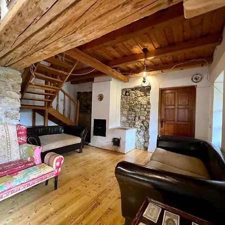Rustic Retreat Nyaraló *